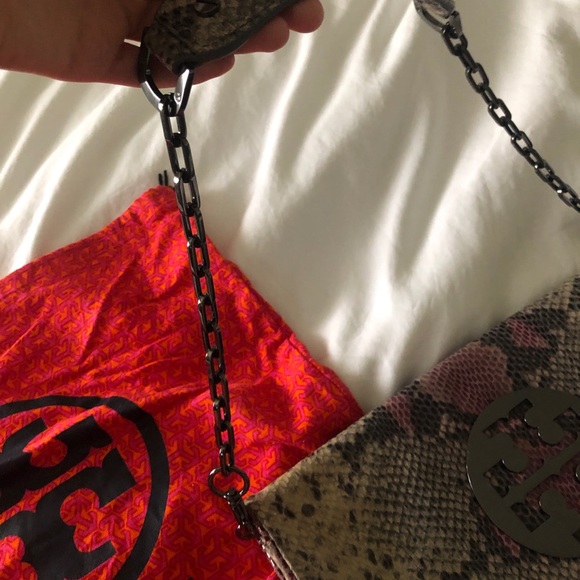 Tory Burch wristlet✨ - Picture 3 of 5